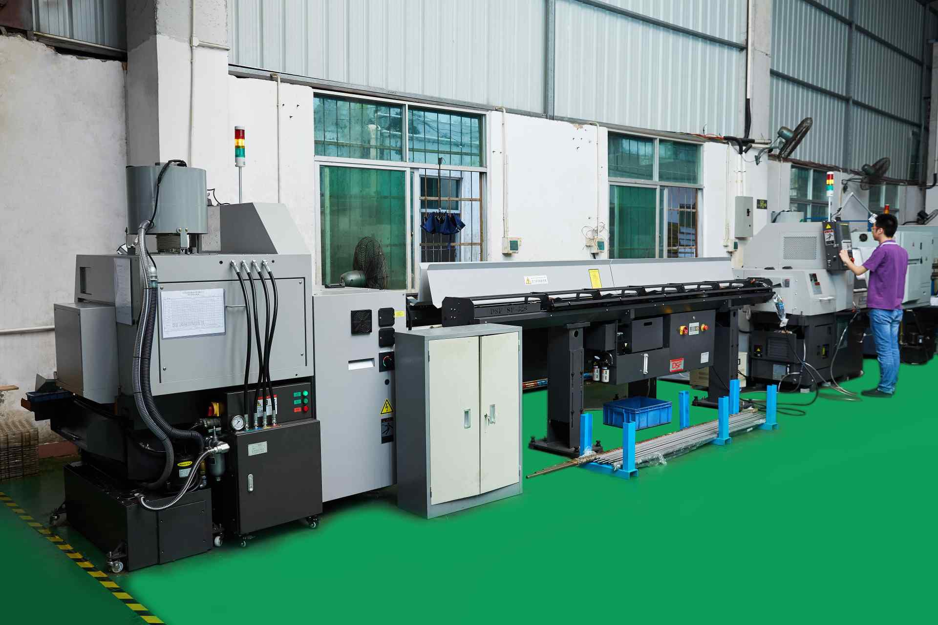 Precision CNC Tunring Center Workshop of CNC Swiss Turning